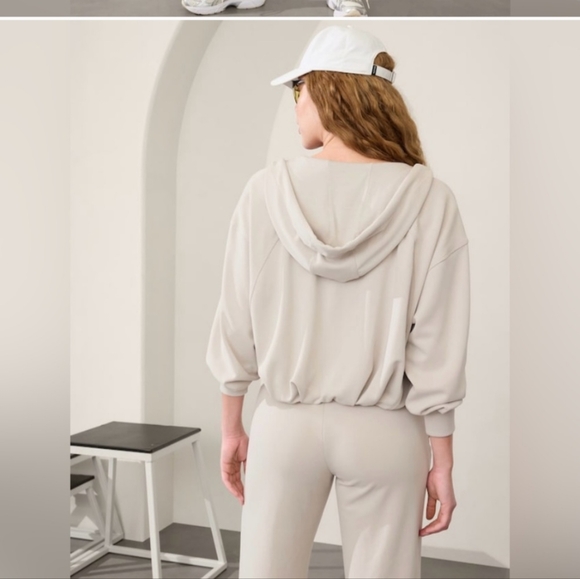 Athleta NWT Beige Seasoft Bubble Hem Full-zip Size Small - Picture 3 of 10